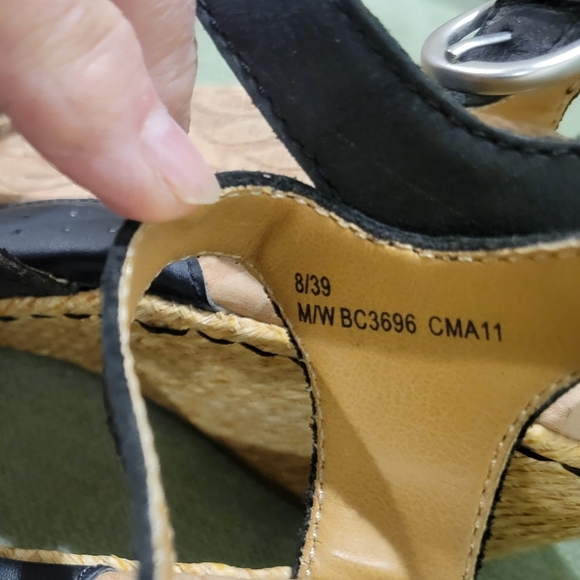 Born Black Wedge Sandals Size 8 - Picture 5 of 7
